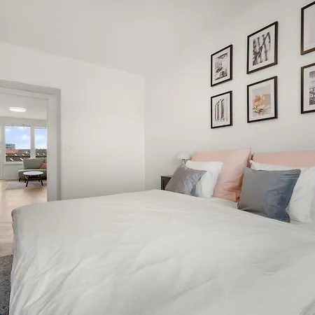 Luxury In Old Town 브라티슬라바