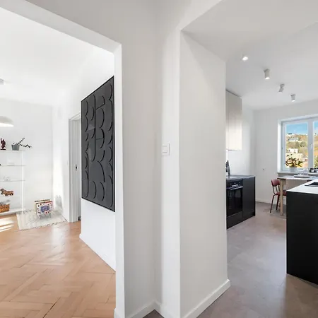 Luxury In Old Town Apartment